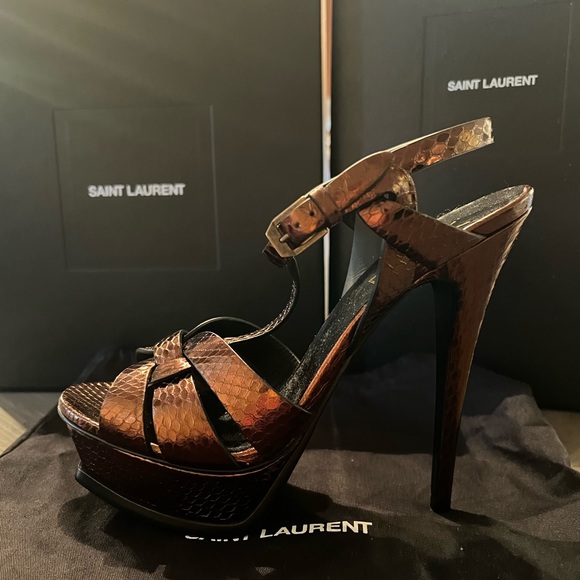 Saint Laurent
Tribute 135mm metallic-effect sandals - Picture 10 of 11